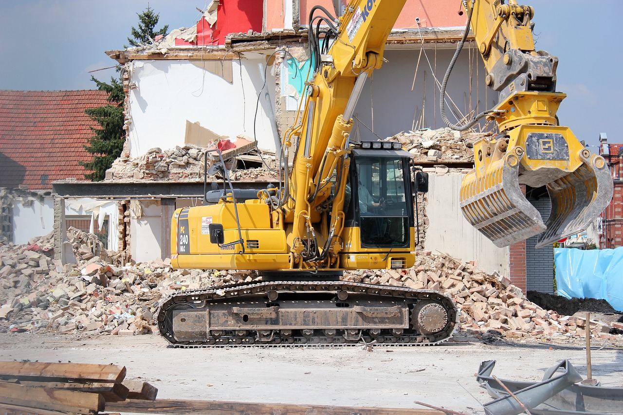 La différence entre démolition et déconstruction Quel est la différence entre démolition et déconstruction