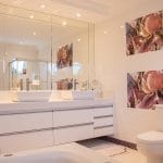 Le miroir de salle de bain : comment allier design et fonctionnalités