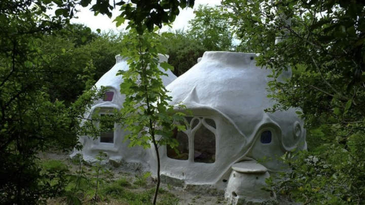 Une Maison De Hobbit En France C Est
