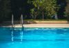 Mieux vaut-il rénover une piscine ancienne ou la changer ? renovation ancienne piscine conseils
