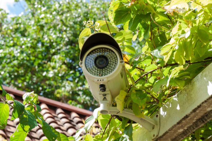 caméra de surveillance extérieur