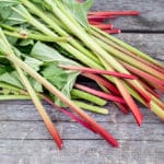 Les utilisations du purin de rhubarbe et la recette Les utilisations du purin de rhubarbe et la recette