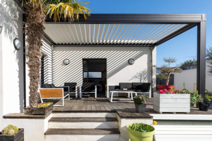 Pergola bioclimatique : quelles sont ses réelles capacités d'adaptation ?