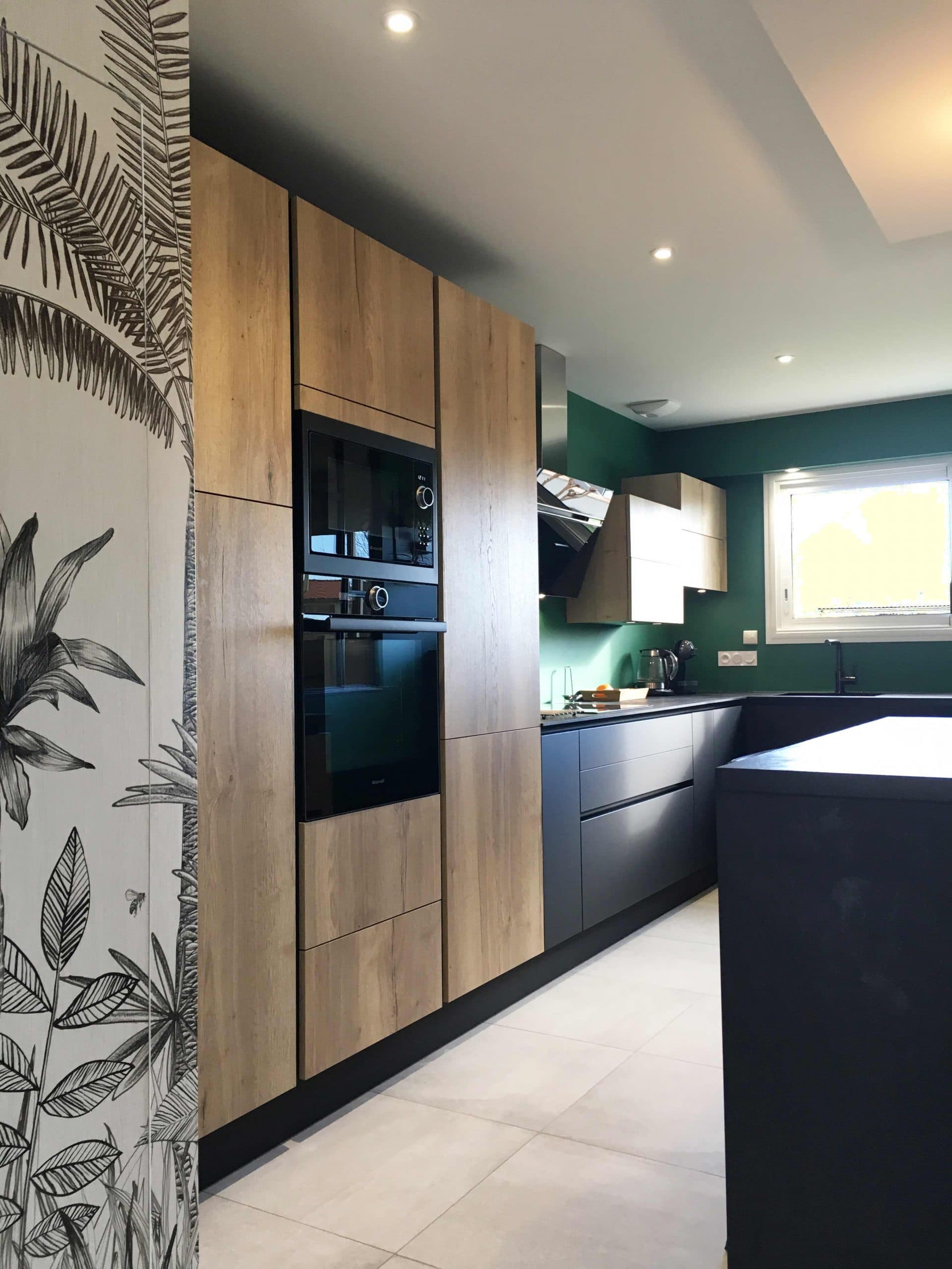 cuisine en noir avec bois