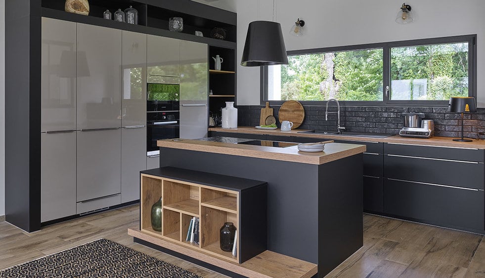 cuisine en noir avec bois