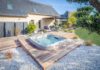 Pourquoi filtrer l’eau d’un spa et comment procéder ? spa dans le jardin