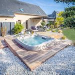Pourquoi filtrer l’eau d’un spa et comment procéder ? spa dans le jardin