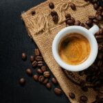 5 avantages à troquer sa machine capsule contre du café en grains capsule ou café grain