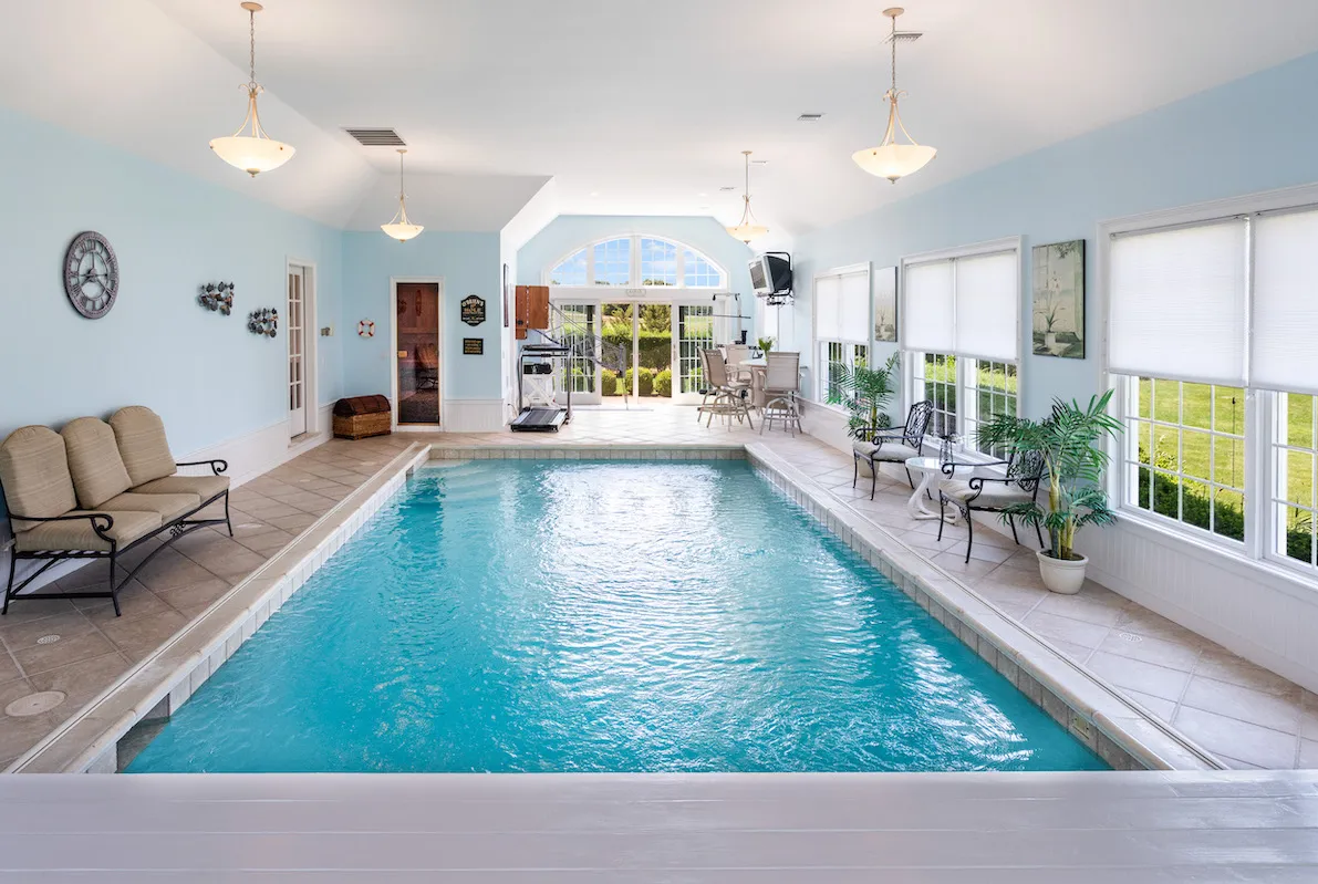 piscine intérieure