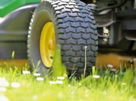 Comment changer un pneu de tracteur tondeuse soi-même ? changer tracteur tondeuse pneu