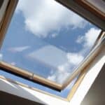 Comment remplacer une fenêtre de toit ? comment remplacer fenêtre de toit
