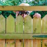 Voisins gênants : comment préserver son intimité et sa sérénité ? voisins gênants