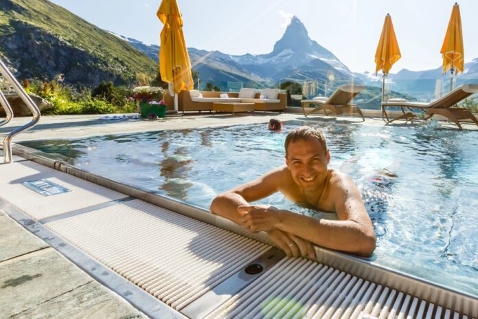 Stations de ski la piscine devient-elle plus stratégique que la neige Stations de ski : la piscine devient-elle plus stratégique que la neige ?